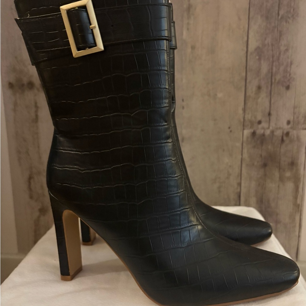 Journee Collection Black Textured Heeled Boots